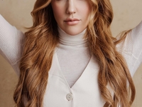 Звезда "Великолепного века" Мерьем Узерли впервые показала богатого жениха