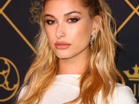 Что будут носить самые модные девушки весной: демонстрирует Хейли Бибер