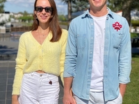 Владимир Остапчук со своей женой взорвали Сеть фото с «беременным» животом