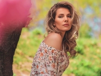 Антонина Паперная впервые вышла в свет с 3-летней дочерью