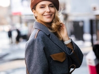 41-летняя Марина Боржемская засветила обнаженные ножки в боди