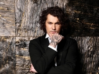 "Потолок - просто огонь": Женя Кот похвастался шикарной спальней