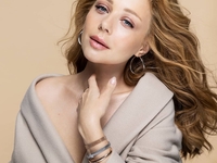 «Очередной скандал»: Тина Кароль взорвала Сеть фото в откровенном платье