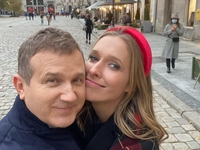 «Сказочная семейная пара»: Юрий Горбунов похвастался длинноногой женой