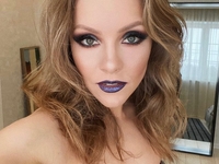 В одном халате: Алена Шоптенко без макияжа восхитила фанатов