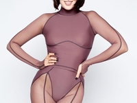 MARUV в белье и кожаном плаще взбудоражила Сеть провокационным видео