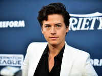 Звезда "Ривердейла" Коул Спроус закрутил роман с моделью Ари Фурнье - СМИ