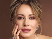 Редкое фото: Елена Кравец показала красавца-мужа и сына