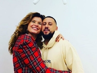 Монатик впервые появился на обложке глянца с женой и детьми