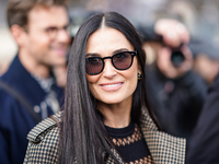 «Изящно стареет»: 58-летняя Деми Мур украсила обложку Vogue