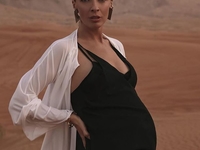 Василиса Фролова впервые показала отца своего ребенка