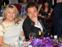 Леонардо Ди Каприо подарил маме особняк в Лос-Анджелесе