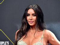 Какие пластические операции делала Ким Кардашьян: анализ эксперта