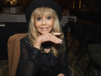 «Девушка Бонда» Бритт Экланд пожаловалась на неудачную пластику