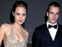 Джоли спровоцировала слухи о возобновлении отношений со вторым мужем