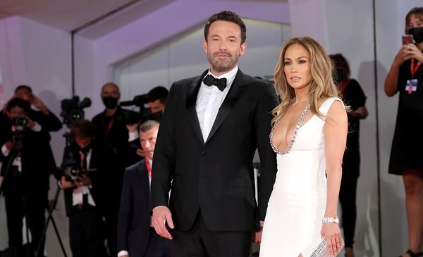 Джей Ло злится на Аффлека за то, что он втянул ее в скандал с Гарнер