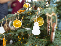 Новый год в стиле эко: как украсить елку без вреда для природы