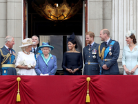 Итоги 2021 года: 10 самых важных событий в жизни Елизаветы II и ее наследников