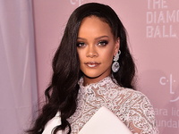 «Что вы сделали с Рианной»: фанаты не узнали фигуру певицы в музее мадам Тюссо