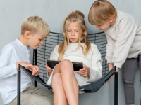 Дети и гаджеты: как проводить время с пользой? Лайфхаки для мам