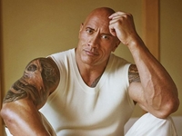 Сюрприз на Рождество: Дуэйн Джонсон сделал подарок маме за 60 тысяч долларов