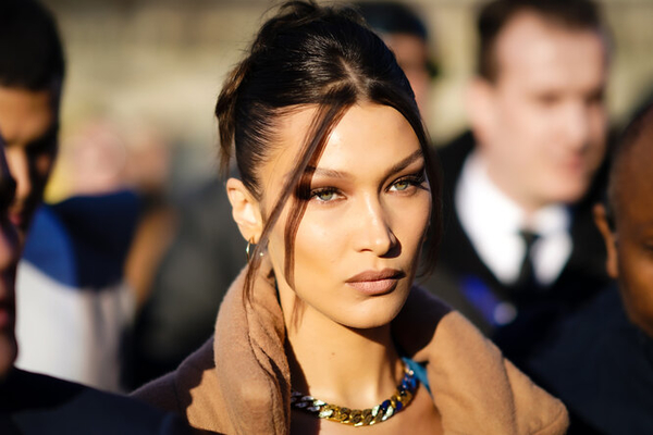 Идеальное тело и минимум одежды: Белла Хадид на съемках для Victoria’s Secret
