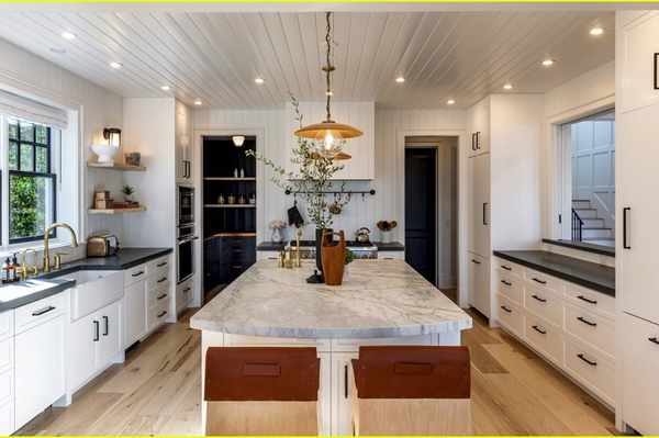 Дом Криса Мартина и Дакоты Джонсон  / justjared.com