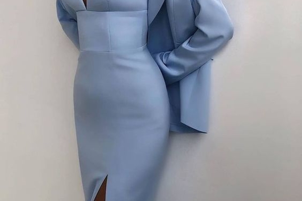 Модный образ на новый год 2022 в голубом цвете / Getty Images