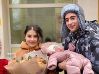 Жена Романа Сасанчина из «Голосу країни» похвасталась подарком за рождение дочери