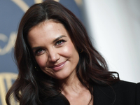 Образ, в котором хочется провести всю оставшуюся зиму: показывает Кэти Холмс