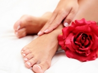 Зимний педикюр: особенности ухода за ногами в холодную погоду