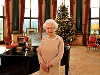 Названы фастфуды, которые любит и ненавидит Елизавета II