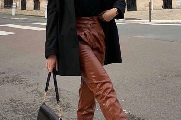 Модные кожаные брюки 2022 / Getty  Images