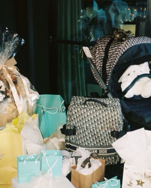 Подарки с baby shower Кайли Дженнер