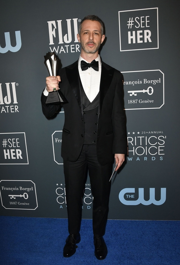 Джереми Стронг