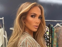 Самая модная косуха весны 2022: показывает Джей Ло