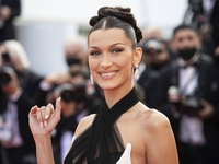 Белла Хадид откровенно рассказала о проблемах с алкоголем