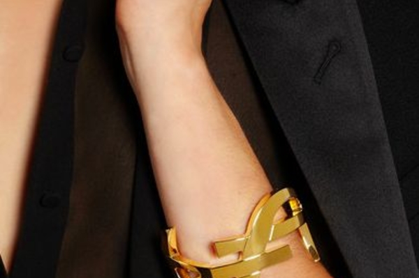 Модные массивные браслеты 2022 / Getty  Images