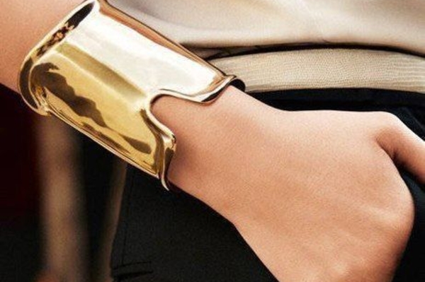 Модные массивные браслеты 2022 / Getty  Images