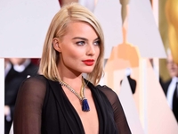 Идеальный образ для вечернего выхода: показывает Марго Робби