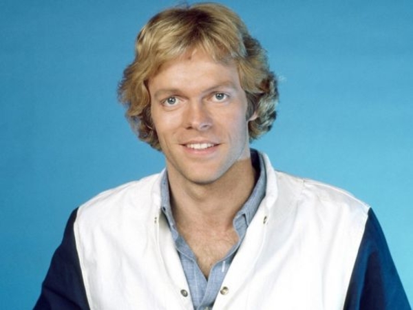 Звезда сериала «Район Мелроуз» найден мертвым в собственном доме