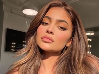 Самое эффектное платье для Дня святого Валентина: показывает Кайли Дженнер