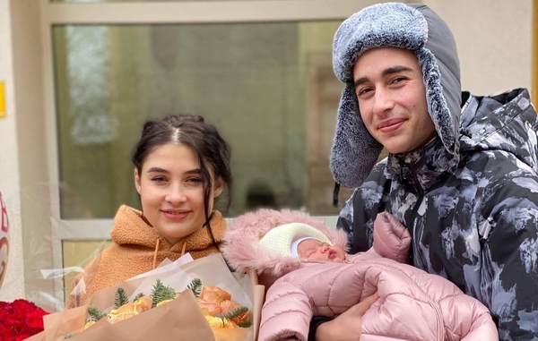 Роман Сасанчин с женой и новорожденным ребенком заболели COVID-19