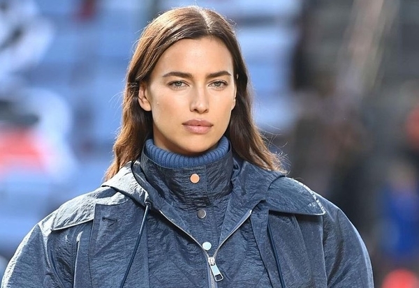 Самые модные ботфорты весны 2022: показывает Ирина Шейк