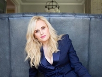 Ребел Уилсон преследует фанат, который утверждает, что у них есть совместный сын