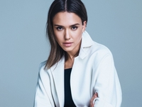 Неожиданное перевоплощение: Джессика Альба стала блондинкой