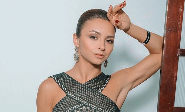 Илона Гвоздева похвасталась стройной фигурой в бикини