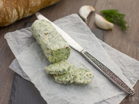 Чесночное масло с базиликом: ну очень вкусно