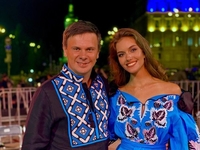 Александра Кучеренко показала, как выглядела в выпускном классе