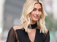 Джинсы как у Хейли Бибер — самая модная покупка весны